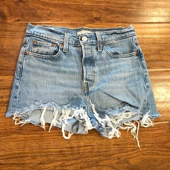 Levis Wedgie cut off button fly Jean Shorts - Picture 1 of 8